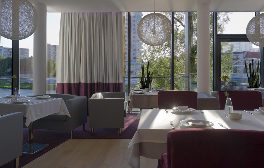 Piano Hotel & Restaurant Opole Esterno foto