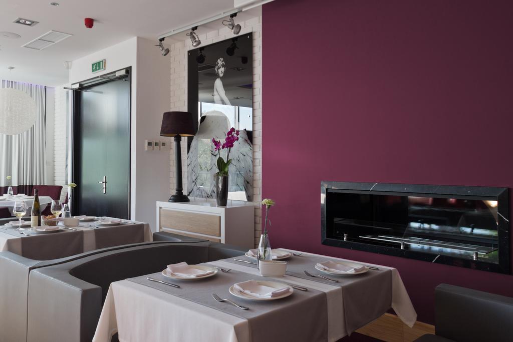 Piano Hotel & Restaurant Opole Esterno foto