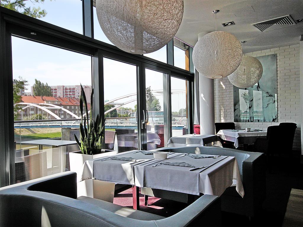 Piano Hotel & Restaurant Opole Esterno foto