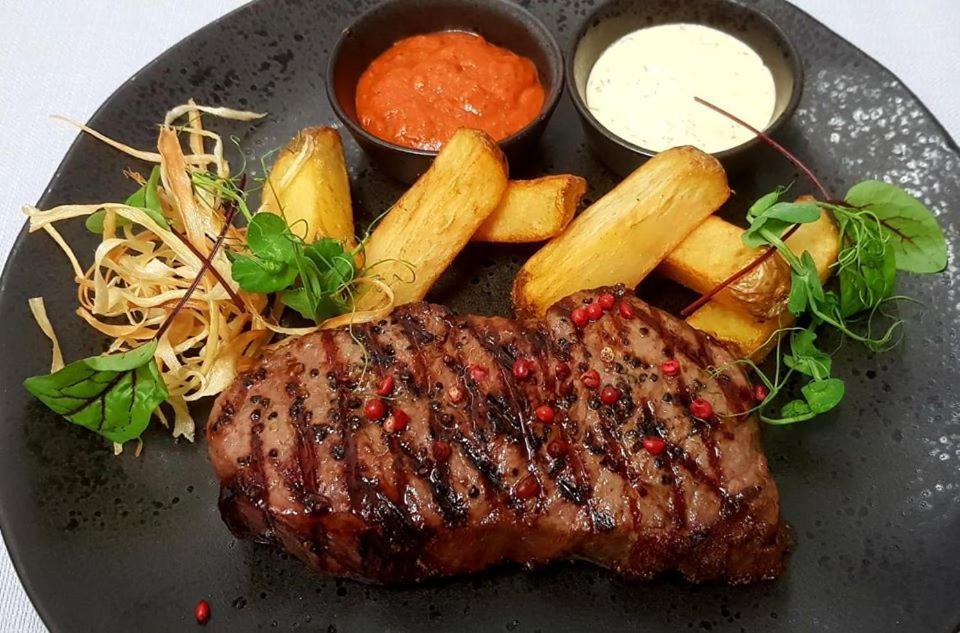 Piano Hotel & Restaurant Opole Esterno foto